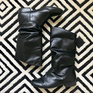 St. John’s Bay | Slouchy Black Boots